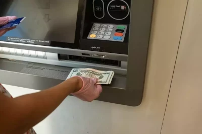 Ki fizeti a mindenhová telepítendő ATM-ek költségét?